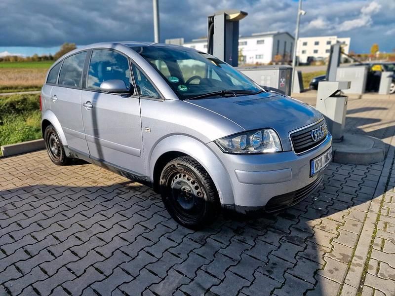 Grau Gebraucht 2005 Audi A2 Kleinwagen | 2.400 € (Fairer Preis) - Bild 1/4