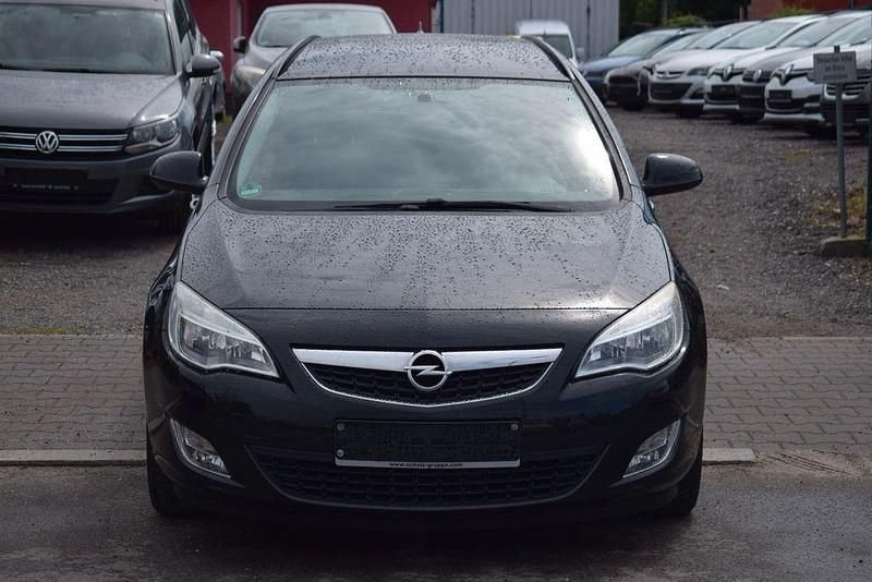 Gebraucht Opel Astra Design Edition 120 PS (88 kW) 2011 Schwarz Kombi