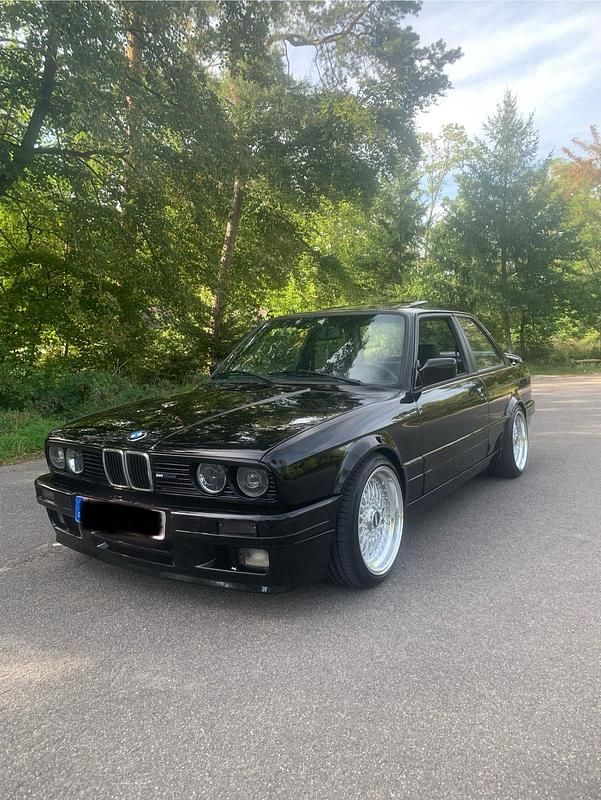 Schwarz Gebraucht 1989 BMW 325 Shadowline Coupé | 23.900 € - Bild 1/4
