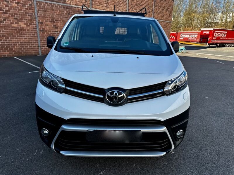 Gebraucht Toyota Proace 122 PS (89 kW) 2021 Weiß Van / Kleinbus