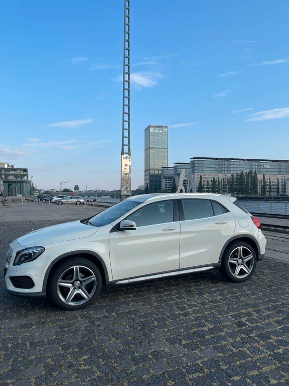 Gebraucht Mercedes GLA200 AMG line 156 PS (114 kW) 2015 Weiß SUV
