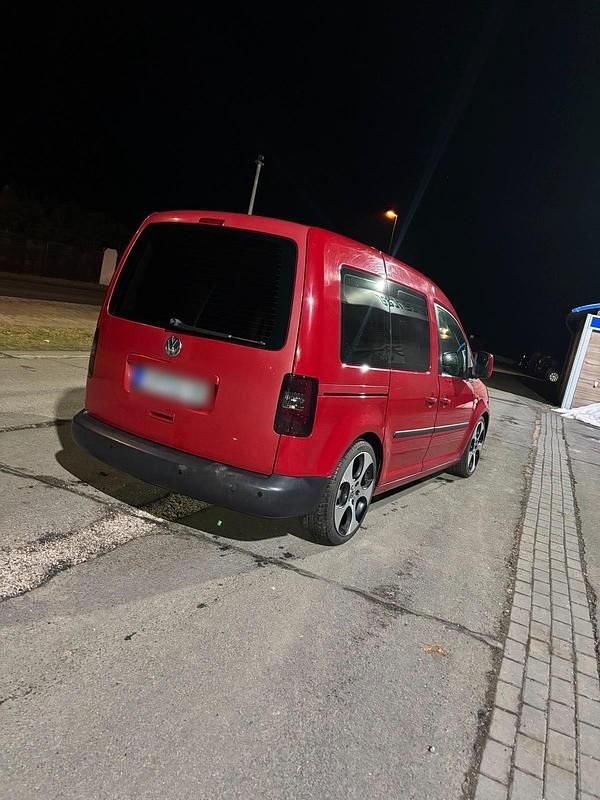 Gebraucht VW Caddy Trendline 102 PS (75 kW) 2013 Rot Van / Kleinbus