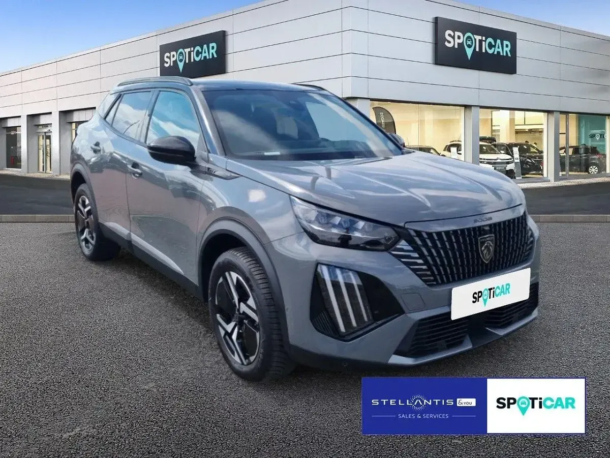 Gebraucht Peugeot 2008 GT 131 PS (96 kW) 2024 Grau SUV
