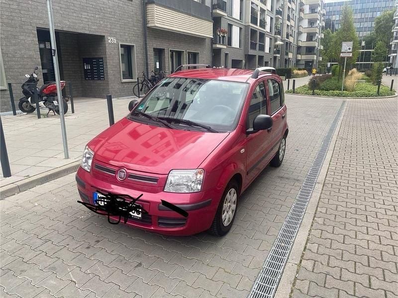 Rot Gebraucht 2010 Fiat Panda Limousine | 2.599 € (Fairer Preis) - Bild 1/4