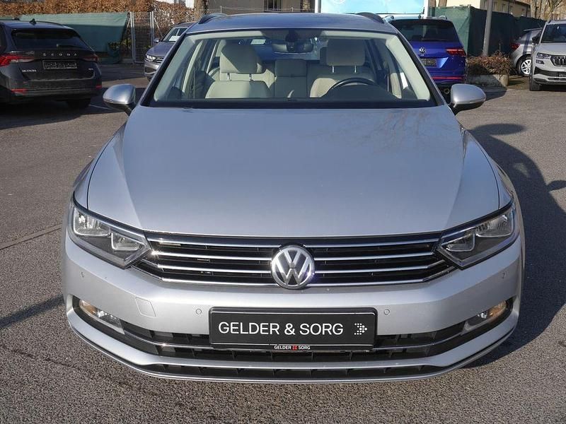 Second-hand VW Passat Comfortline 150 CP (110 kW) 2018 Argintiu Break
