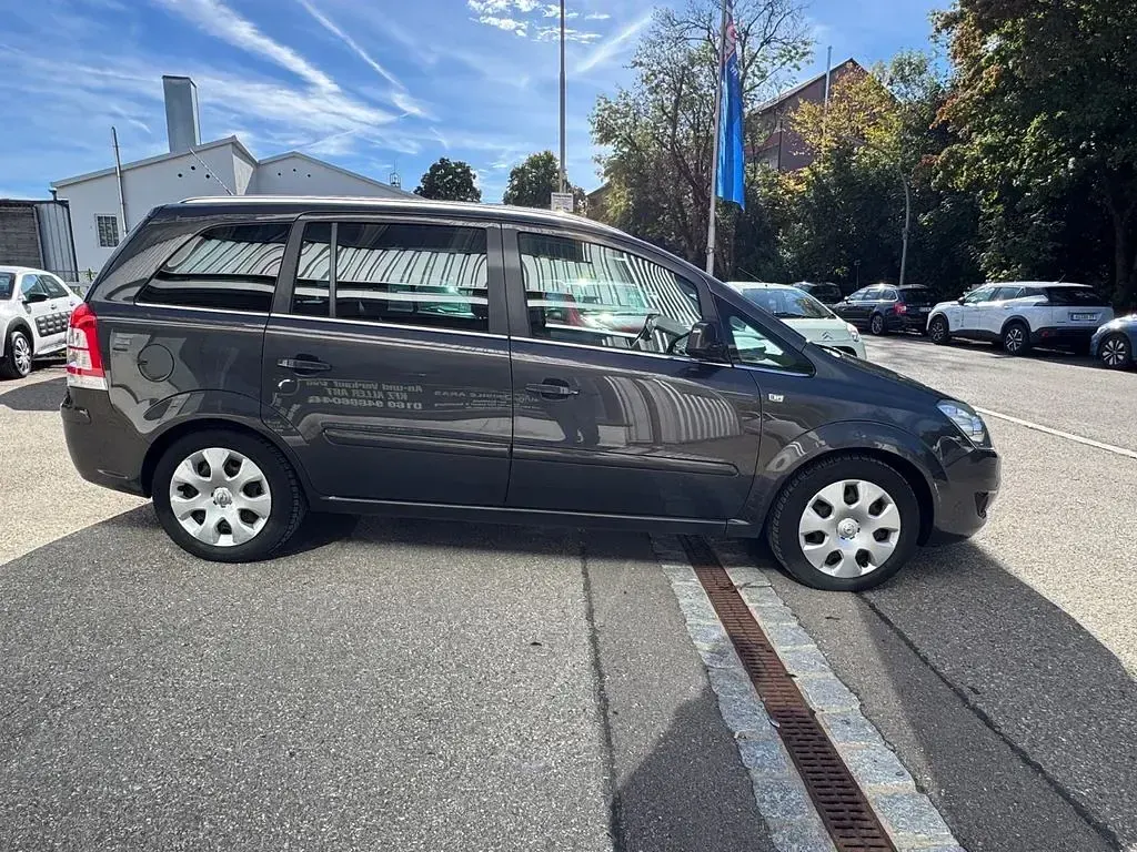 Gebraucht Opel Zafira 125 PS (91 kW) 2013 Grau Van / Kleinbus
