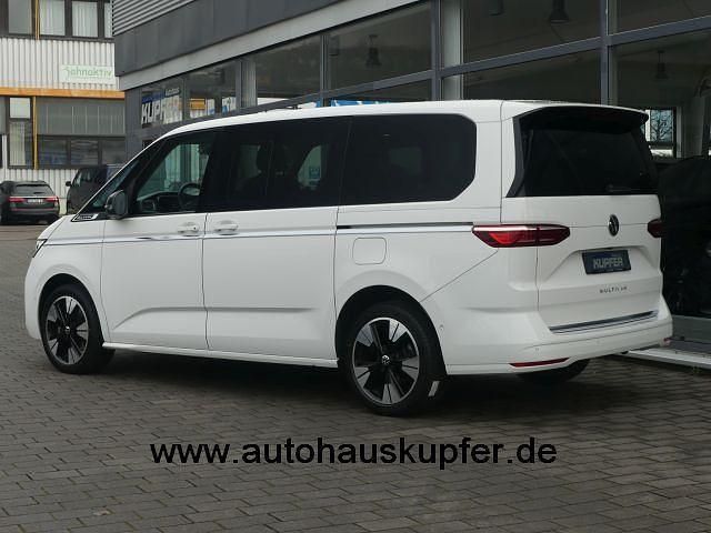 Gebraucht VW Multivan Style 150 PS (110 kW) 2024 Candy weiã Van