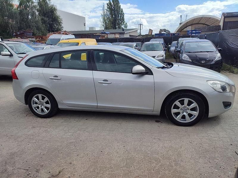 Gebraucht Volvo V60 Basis 150 PS (110 kW) 2011 Silber Kombi