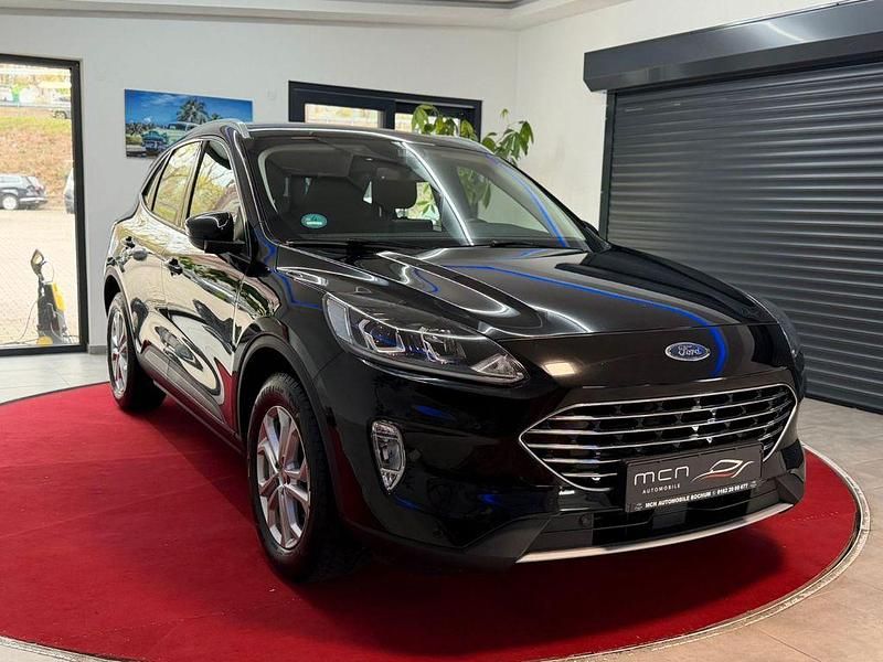 Gebraucht Ford Kuga Titanium 120 PS (88 kW) 2022 Agate black SUV