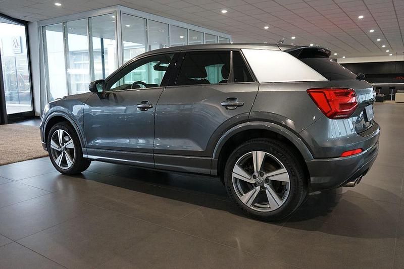 Gebraucht Audi Q2 S-Line 150 PS (110 kW) 2018 Grau SUV