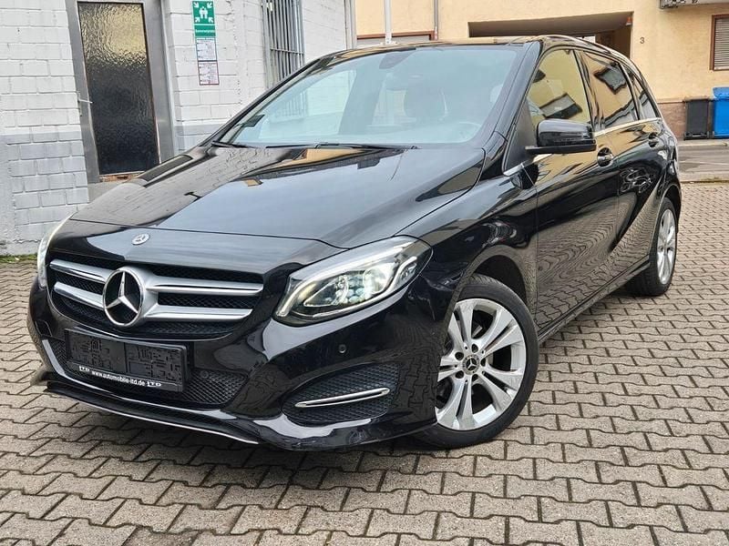 Gebraucht Mercedes B200 156 PS (114 kW) 2017 Schwarz Van / Kleinbus