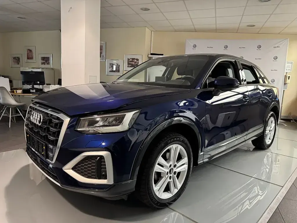 Gebraucht Audi Q2 Advanced Plus 150 PS (110 kW) 2024 Navarrablau metallic (metallic) SUV