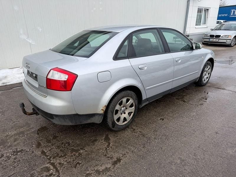 Gebraucht Audi A4 131 PS (96 kW) 2002 Silber Limousine