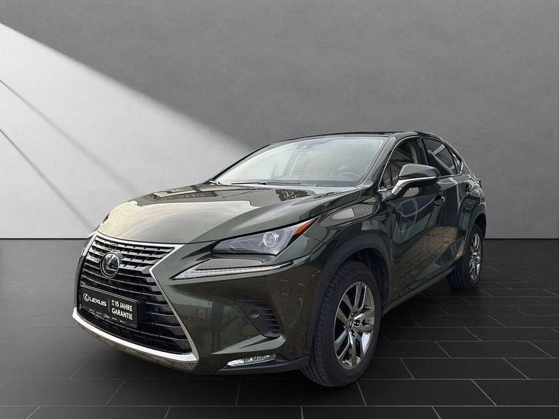 Grün Gebraucht 2022 Lexus NX300h Executive Line SUV | 38.900 € (Fairer Preis) - Bild 1/4