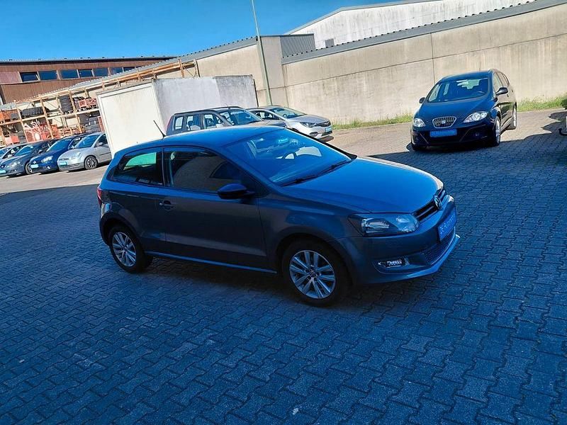 Grau Gebraucht 2011 VW Polo Style Kleinwagen | 7.999 € (Etwas zu teuer) - Bild 1/4