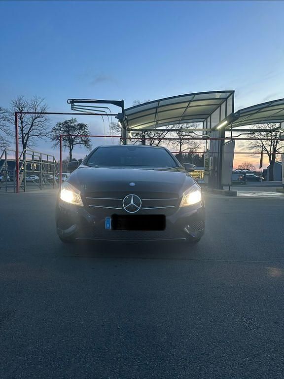 Gebraucht Mercedes 200 212 PS (155 kW) 2013 Schwarz Limousine