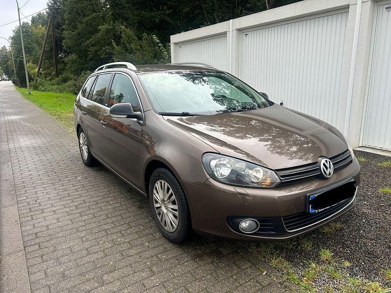 Braun Gebraucht 2011 VW Golf VI Style Kombi | 3.499 € (Guter Preis) - Bild 1/4