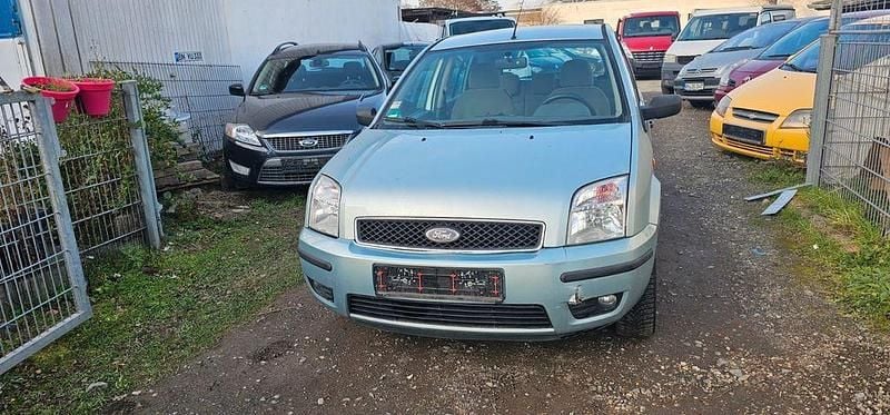 Grün Gebraucht 2003 Ford Fusion Limousine | 1.900 € (Fairer Preis) - Bild 1/4