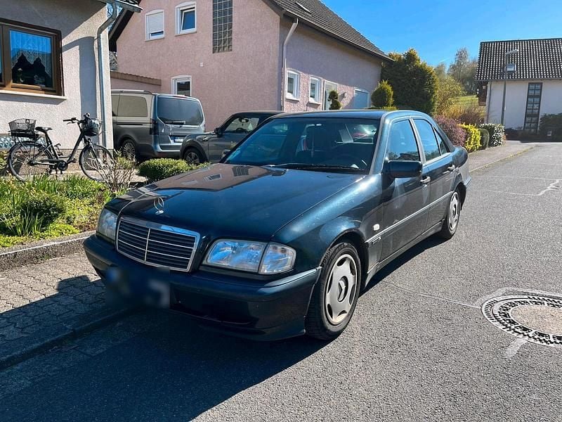 Second-hand Mercedes C180 122 CP (89 kW) 1998 Berlinǎ