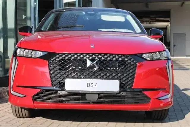 Gebraucht DS Automobiles DS4 Performance 181 PS (133 kW) 2023 Rot SUV