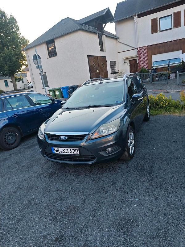 Andere farben Gebraucht 2010 Ford Focus Kombi | 700 € (Superpreis) - Bild 1/1