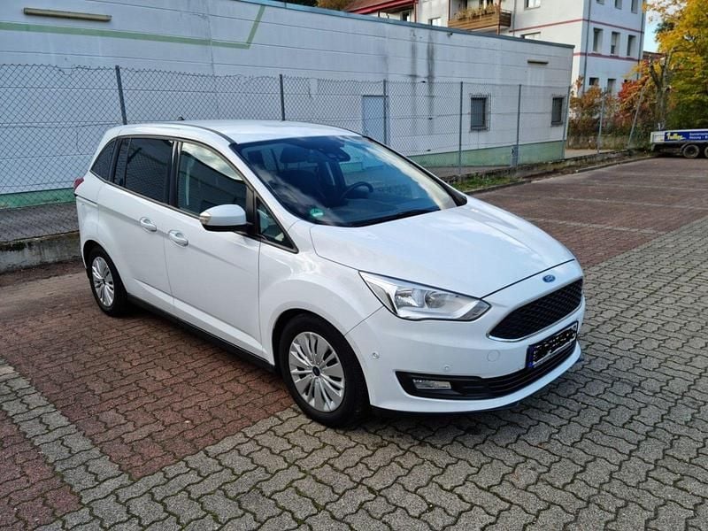 Weiß Gebraucht 2017 Ford Grand C-Max Trend Van / Kleinbus | 9.700 € (Guter Preis) - Bild 1/4