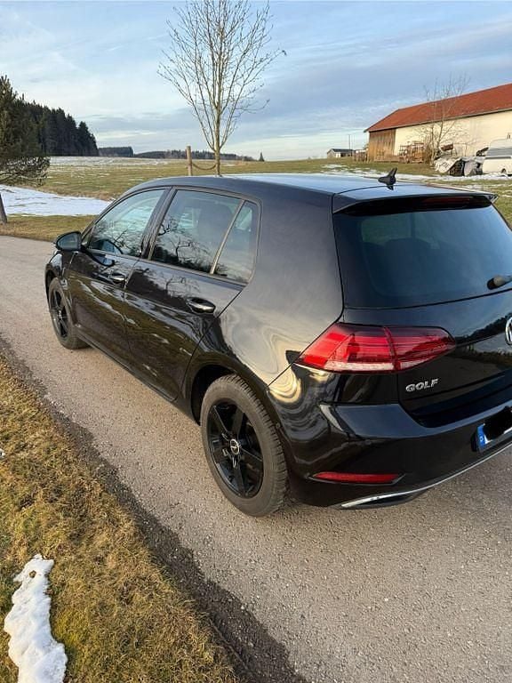 Gebraucht VW Golf VII Sound 150 PS (110 kW) 2018 Schwarz Limousine