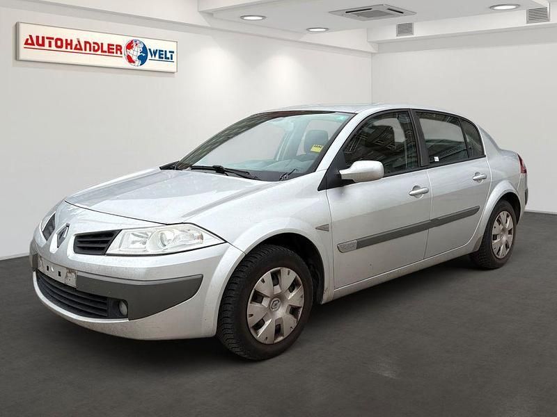 Grau Gebraucht 2006 Renault Mégane II Limousine | 599 € (Guter Preis) - Bild 1/3
