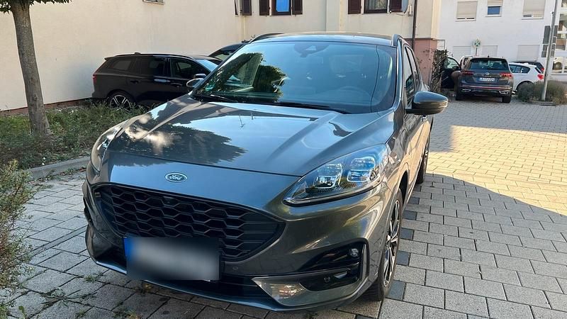 Grau Gebraucht 2022 Ford Kuga ST-Line SUV | 24.999 € (Guter Preis) - Bild 1/4