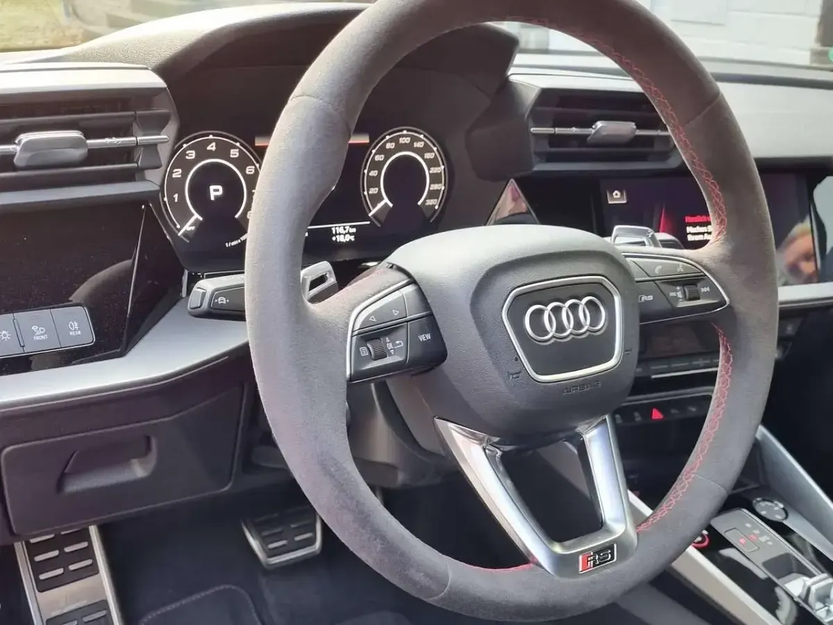 Gebraucht Audi RS3 Premium 400 PS (294 kW) 2023 Rot Limousine