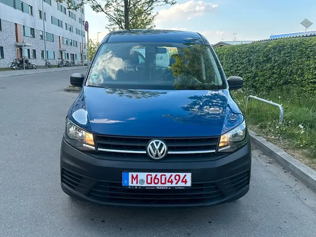 Usata VW Caddy 102 CV (75 kW) 2020 Blu Monovolume