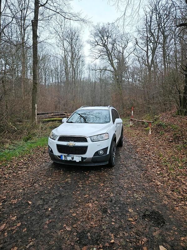 Weiß Gebraucht 2013 Chevrolet Captiva LT SUV | 6.350 € (Fairer Preis) - Bild 1/4