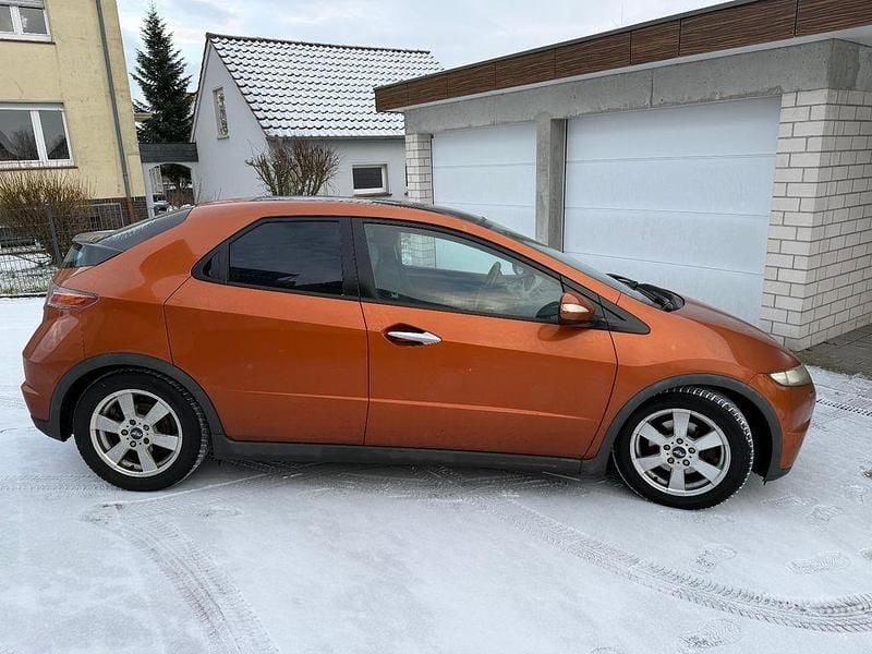 Gebraucht Honda Civic Executive 140 PS (102 kW) 2008 Orange Limousine