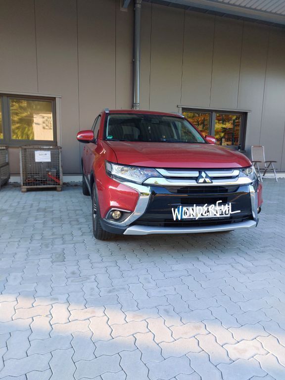 Rot Gebraucht 2016 Mitsubishi Outlander Plus SUV | 13.500 € (Guter Preis) - Bild 1/2