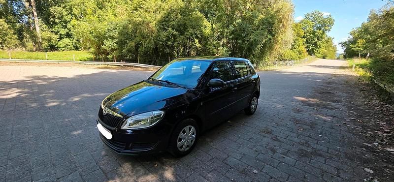 Schwarz Gebraucht 2010 Skoda Fabia Limousine | 1.790 € (Superpreis) - Bild 1/4