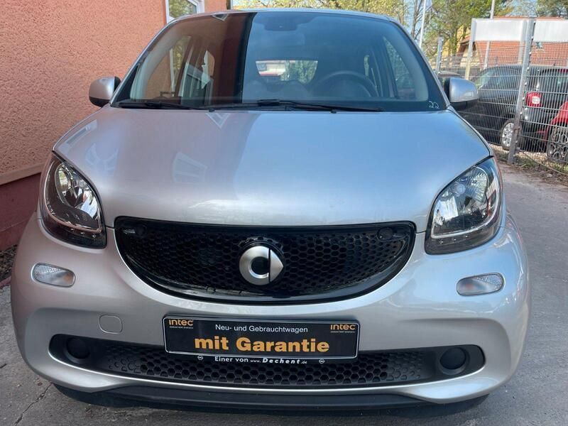 Grau Gebraucht 2016 Smart ForFour Kleinwagen | 11.600 € (Fairer Preis) - Bild 1/4