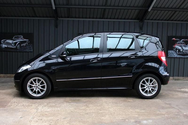 Gebraucht Mercedes A160 Avantgarde 95 PS (69 kW) 2011 Schwarz Kleinwagen