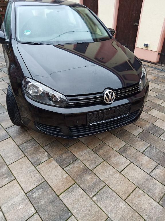 Schwarz Gebraucht 2011 VW Golf VI Trendline Kleinwagen | 5.100 € (Fairer Preis) - Bild 1/4