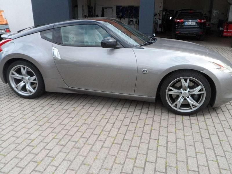 Silber Gebraucht 2011 Nissan 370Z Pack Cabrio | 20.980 € (Fairer Preis) - Bild 1/4