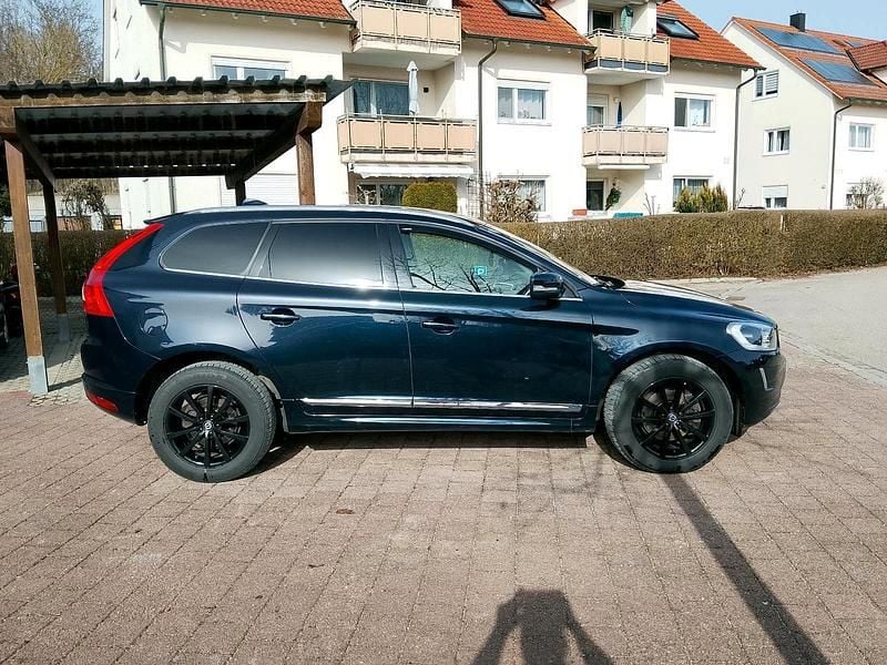 Gebraucht Volvo XC60 Summum 150 PS (110 kW) 2017 Blau SUV