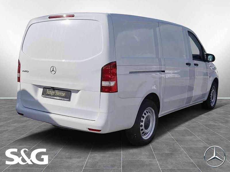 Gebraucht Mercedes e-Vito 85 kW (116 PS) 2022 Weiß Van / Kleinbus