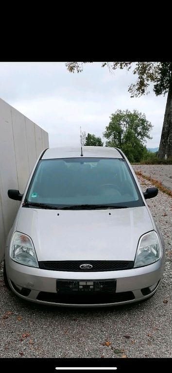 Silber Gebraucht 2005 Ford Fiesta Limousine | 2.999 € (Teuer) - Bild 1/4