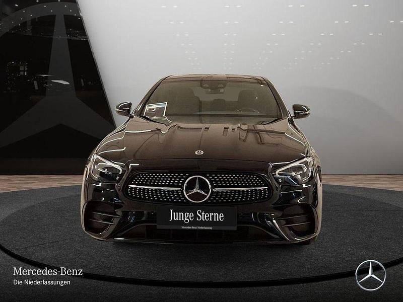 Gebraucht Mercedes E300 AMG 194 PS (142 kW) 2023 Schwarz Limousine