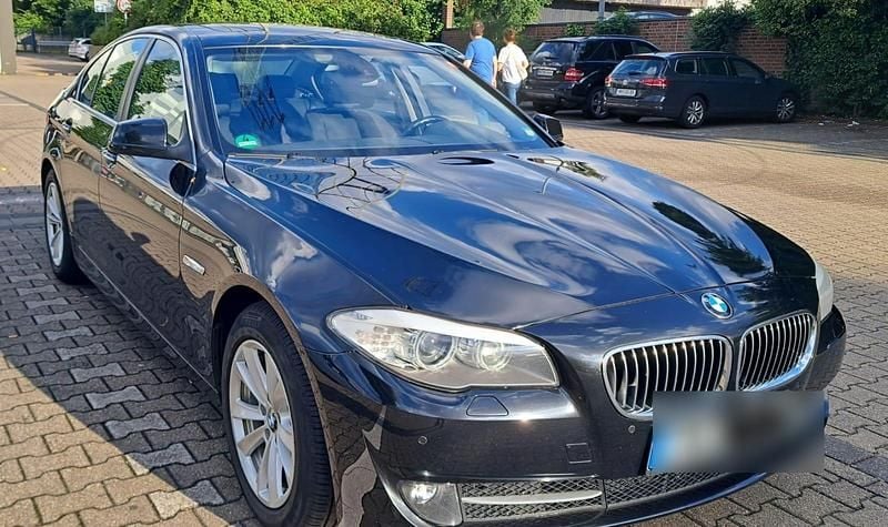 Schwarz Gebraucht 2011 BMW 528 Limousine | 6.000 € (Superpreis) - Bild 1/4