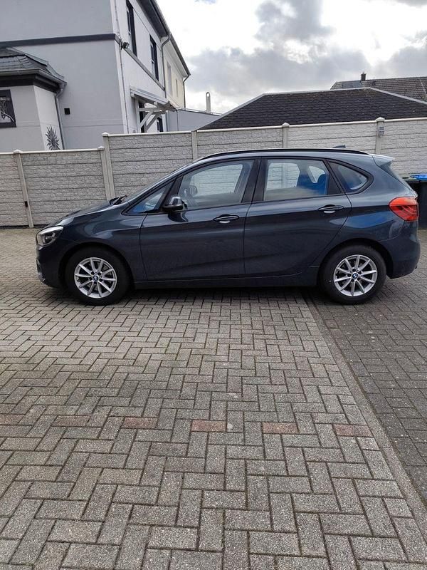 Gebraucht BMW 218 Active Tourer 136 PS (100 kW) 2015 Blau Van / Kleinbus