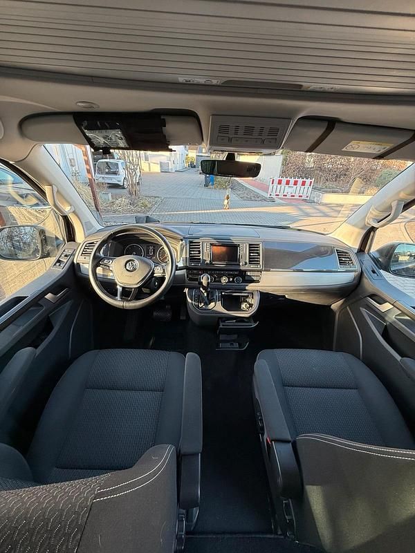 Gebraucht VW California Beach 150 PS (110 kW) 2019 Schwarz Van