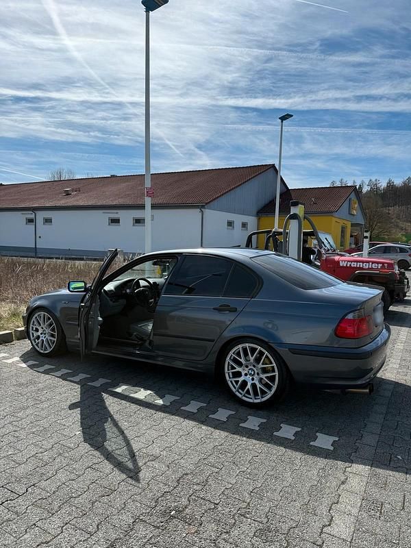 Gebraucht BMW 318 143 PS (105 kW) 2002 Grau Limousine