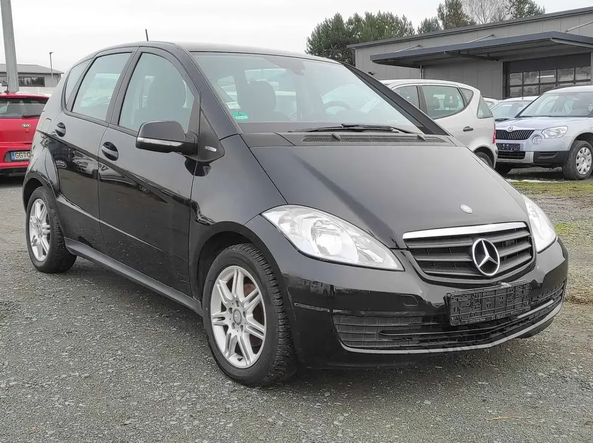 Gebraucht Mercedes A160 95 PS (69 kW) 2011 Nachtschwarz Kleinwagen
