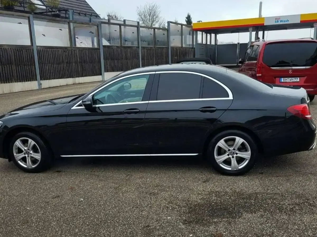 Gebraucht Mercedes E200 Exclusive 184 PS (135 kW) 2017 Schwarz Limousine