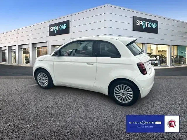 Neu Fiat 500e Red 69 kW (95 PS) 2025 Weiß Limousine